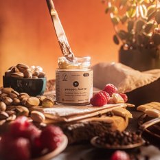 Pistachio butter with white chocolate, raspberries and Kampot pepper (150g)