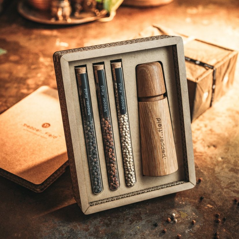 Scandinavian grinder with a set of tubes filled with Kampot pepper in a cardboard gift box (3x10g) - Grinder: Wood
