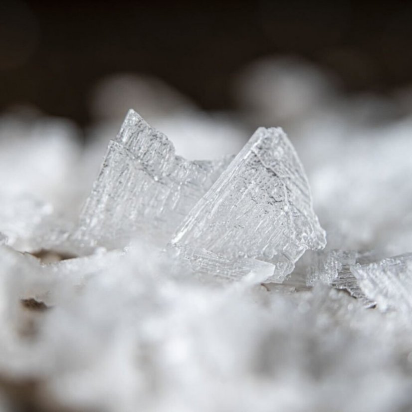 Salzpyramiden aus Kampot - Salzflocken in einem luxuriösen Geschenkgefäß aus sandgestrahltem tschechischem Glas 170g