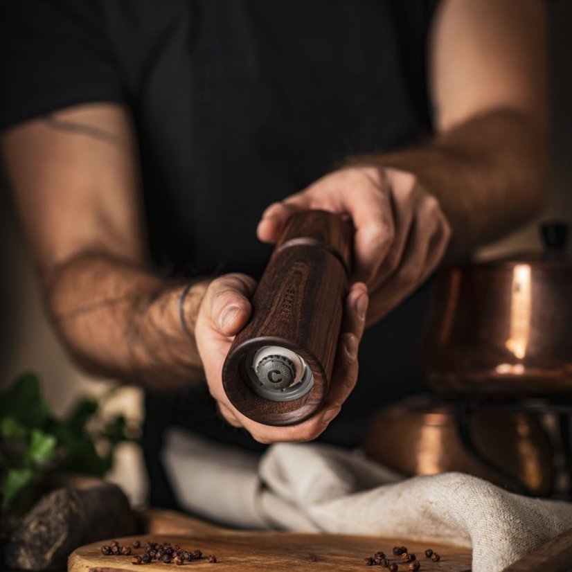 Dark brown Scandinavian pepper mill (17cm) - Choose pepper: Black - 20g