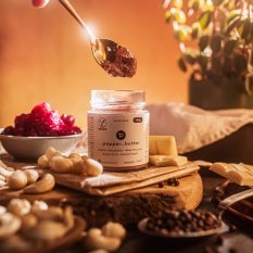 Cashew butter with macadamia nuts, white chocolate, dragon fruit and Kampot pepper (150g)