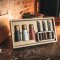 Luxuriöse Geschenkbox aus recyceltem Karton mit 3 Pfeffermühlen und 3x70g Kampot-Pfeffer in Glasröhrchen mit Ständer - Farbton des Ständers: Dunkel, Varianta: Klassisch
