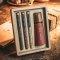 Skandinavische Pfeffermühle mit einem Set Glasröhrchen mit Kampot-Pfeffer in einer Geschenkbox aus Karton (3x12g) - Pfeffermühle aussuchen: Natur