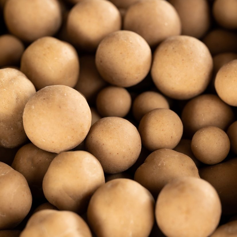 Golden chocolate dipped freeze-dried Kampot pepper - .pepper..chocolate