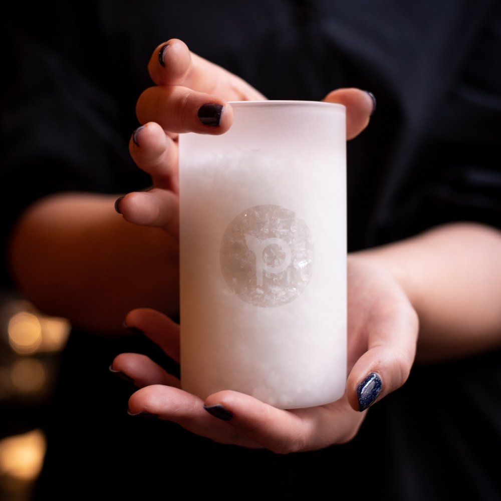 Flake salt in a luxury gift vessel made of sandblasted Czech glass 170g
